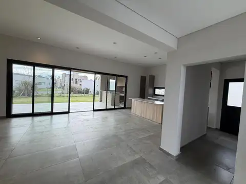 Casa en Alquiler en Santo Tomas, Countries y Barrios Cerrados en Pilar