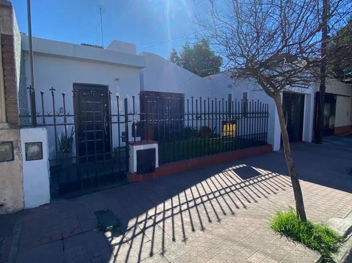 Casa · 140m² · 7 Ambientes · 1 Cochera