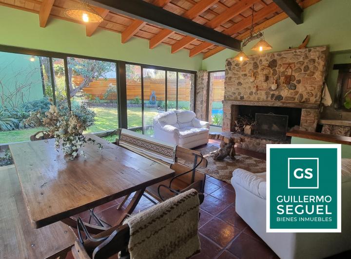 Casa · 206m² · 8 Ambientes · 4 Cocheras