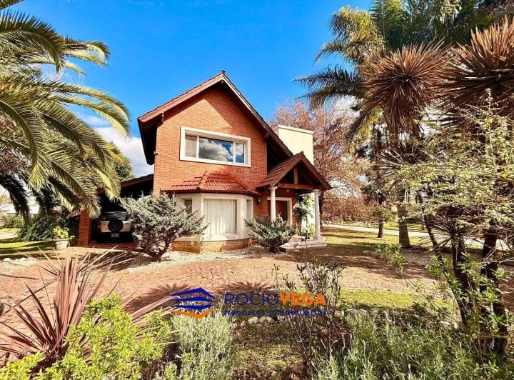 Casa · 191m² · 5 Ambientes · 1 Cochera