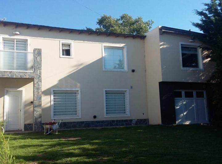 Casa · 140m² · 4 Ambientes · 1 Cochera
