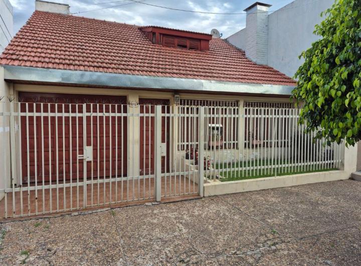 Casa · 115m² · 4 Ambientes · 1 Cochera