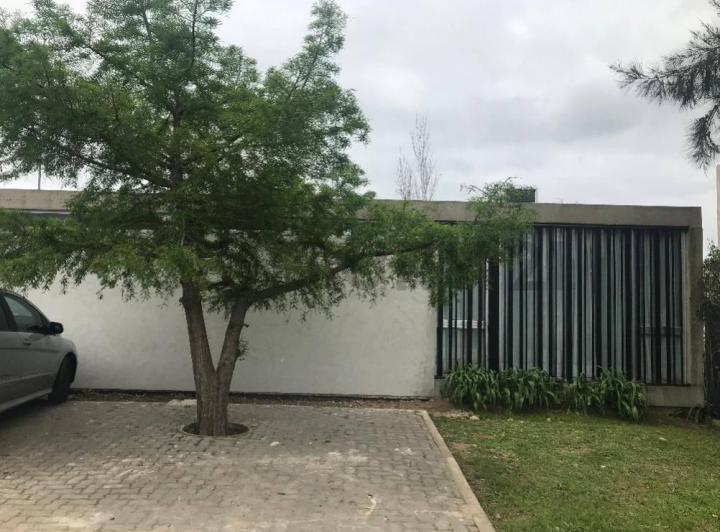 Casa · 55m² · 3 Ambientes · 2 Cocheras