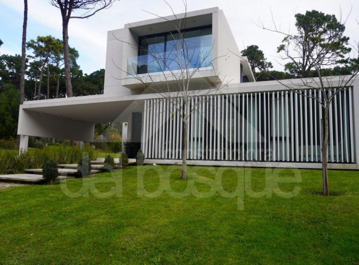 Casa · 337m² · 6 Ambientes