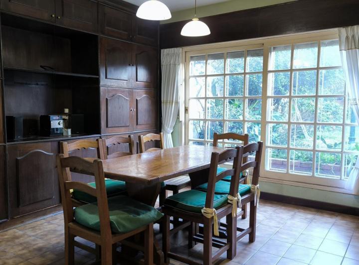 Casa · 380m² · 7 Ambientes · 1 Cochera