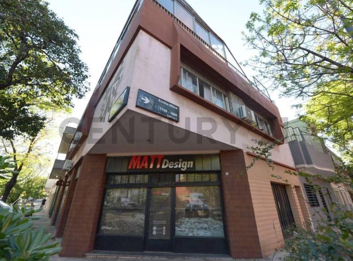 Casa · 240m² · 3 Ambientes · 5 Cocheras