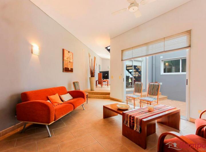 Casa · 282m² · 5 Ambientes · 2 Cocheras