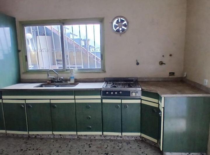 Casa · 104m² · 4 Ambientes · 2 Cocheras
