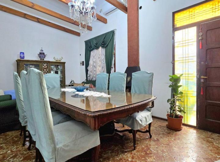 Casa · 200m² · 4 Ambientes · 3 Cocheras