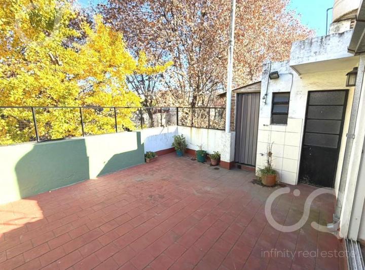 Casa · 83m² · 4 Ambientes · 1 Cochera