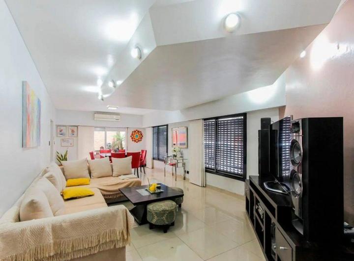 Casa · 185m² · 5 Ambientes · 2 Cocheras