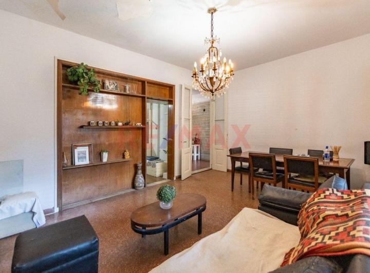 Casa · 180m² · 6 Ambientes