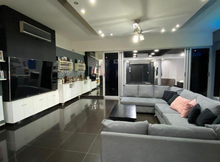 Casa · 314m² · 5 Ambientes · 1 Cochera