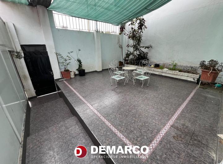 Casa · 200m² · 5 Ambientes · 2 Cocheras