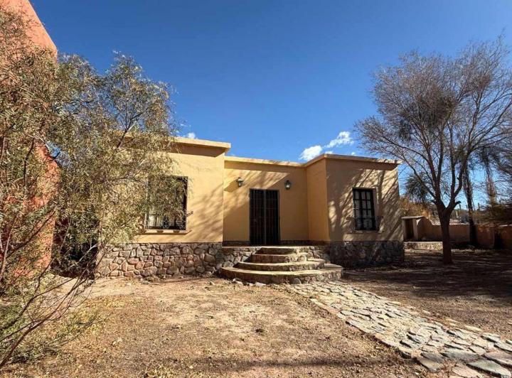 Casa · 250m² · 5 Ambientes · 1 Cochera