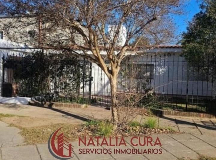 Casa · 215m² · 4 Dormitorios · 1 Cochera