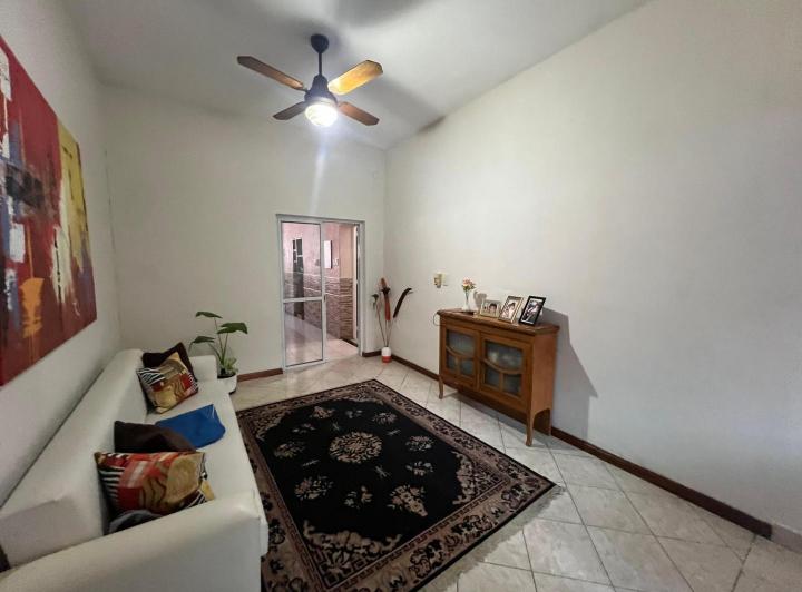 Casa · 130m² · 3 Ambientes · 1 Cochera
