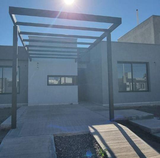 Casa · 182m² · 5 Ambientes · 1 Cochera