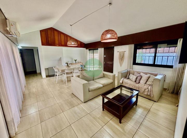 Casa · 300m² · 7 Ambientes · 4 Cocheras