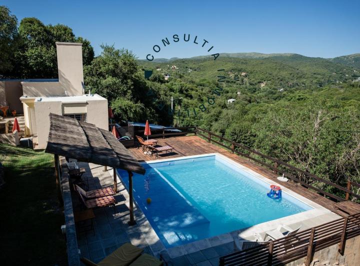 Casa · 268m² · 8 Ambientes · 3 Cocheras