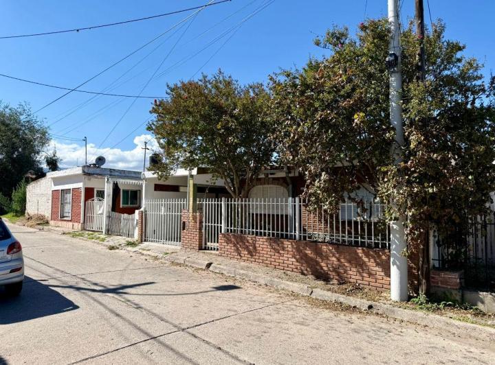 Casa · 100m² · 3 Ambientes · 1 Cochera
