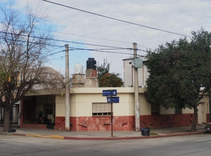 Casa · 145m² · 6 Ambientes · 1 Cochera