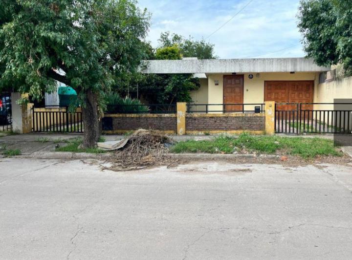 Casa · 350m² · 6 Ambientes · 1 Cochera
