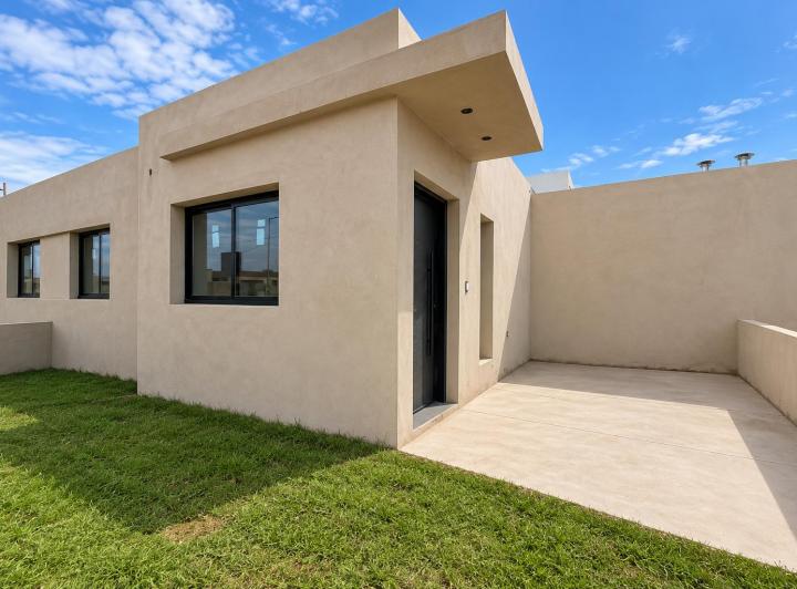 Casa · 76m² · 4 Ambientes · 1 Cochera
