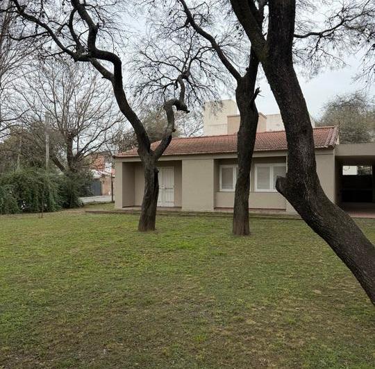 Casa · 150m² · 5 Ambientes · 2 Cocheras