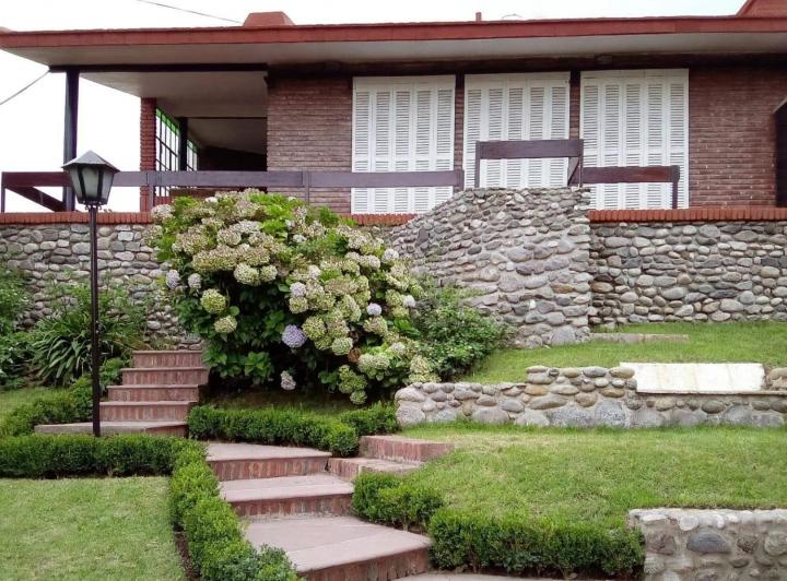 Casa · 153m² · 6 Ambientes · 3 Cocheras