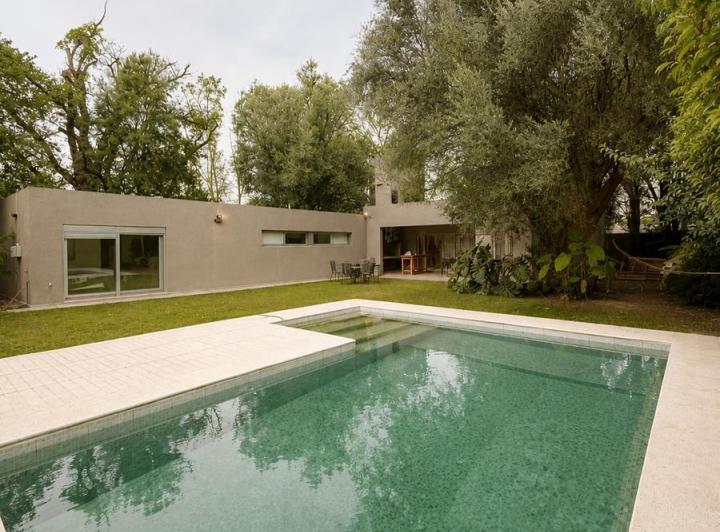 Casa · 350m² · 3 Dormitorios