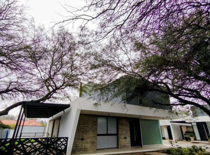 Casa · 3 Dormitorios · 2 Cocheras