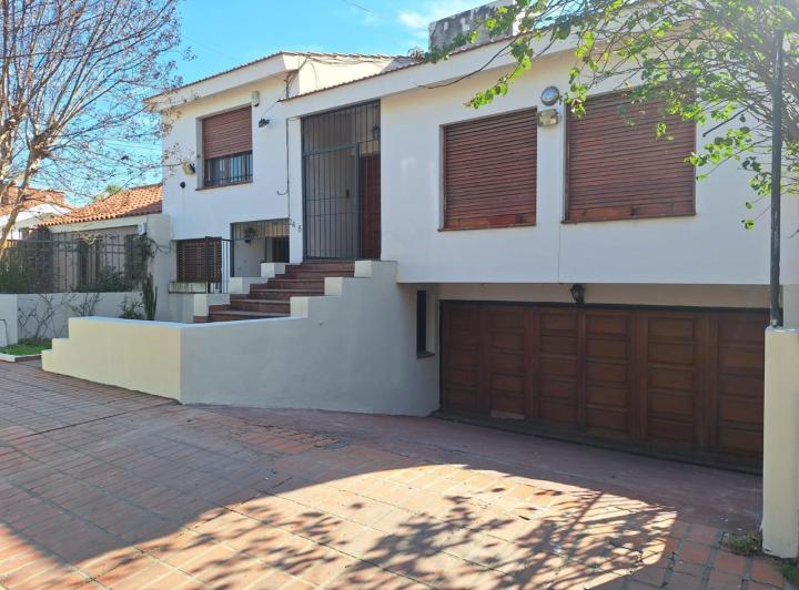 Casa · 350m² · 7 Ambientes
