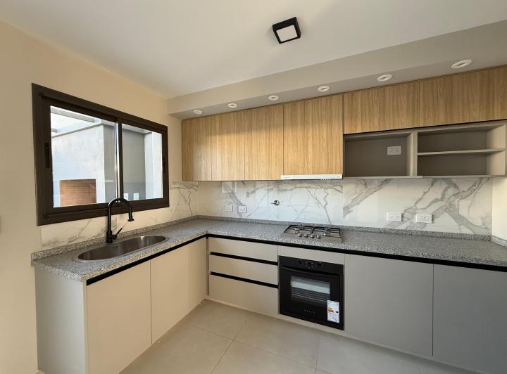 PH · 140m² · 4 Ambientes · 1 Cochera