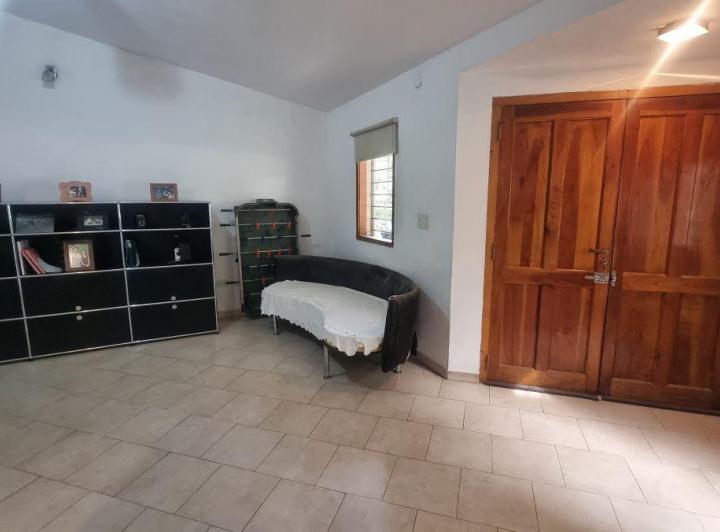 Casa · 236m² · 6 Ambientes · 2 Cocheras