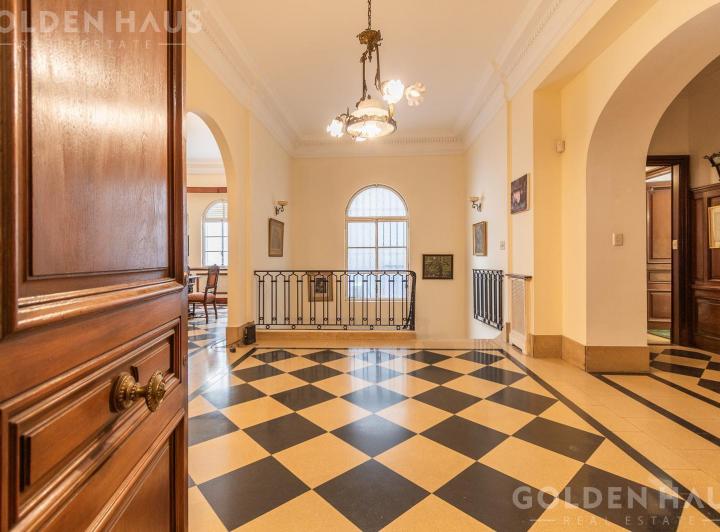 Departamento · 350m² · 6 Ambientes · 1 Cochera