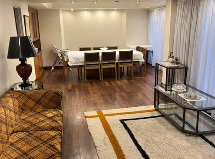 Departamento · 230m² · 5 Ambientes · 1 Cochera