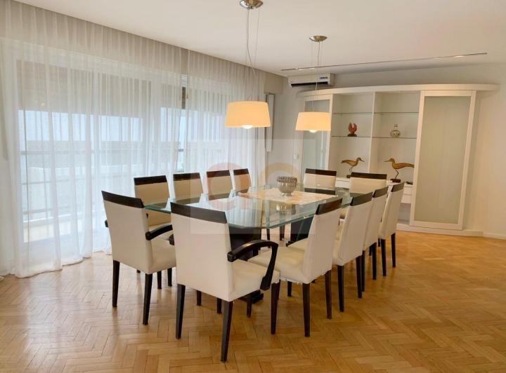 Departamento · 240m² · 4 Ambientes · 1 Cochera