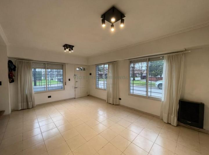 Casa · 85m² · 3 Ambientes · 1 Cochera