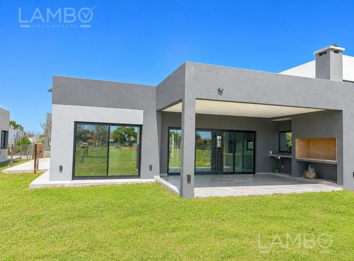 Casa · 149m² · 5 Ambientes · 3 Cocheras