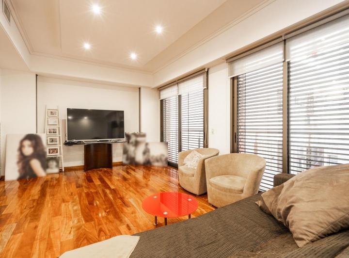 Casa · 300m² · 6 Ambientes · 3 Cocheras