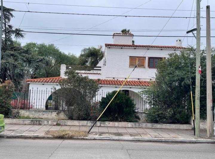 Casa · 525m² · 3 Ambientes · 3 Cocheras