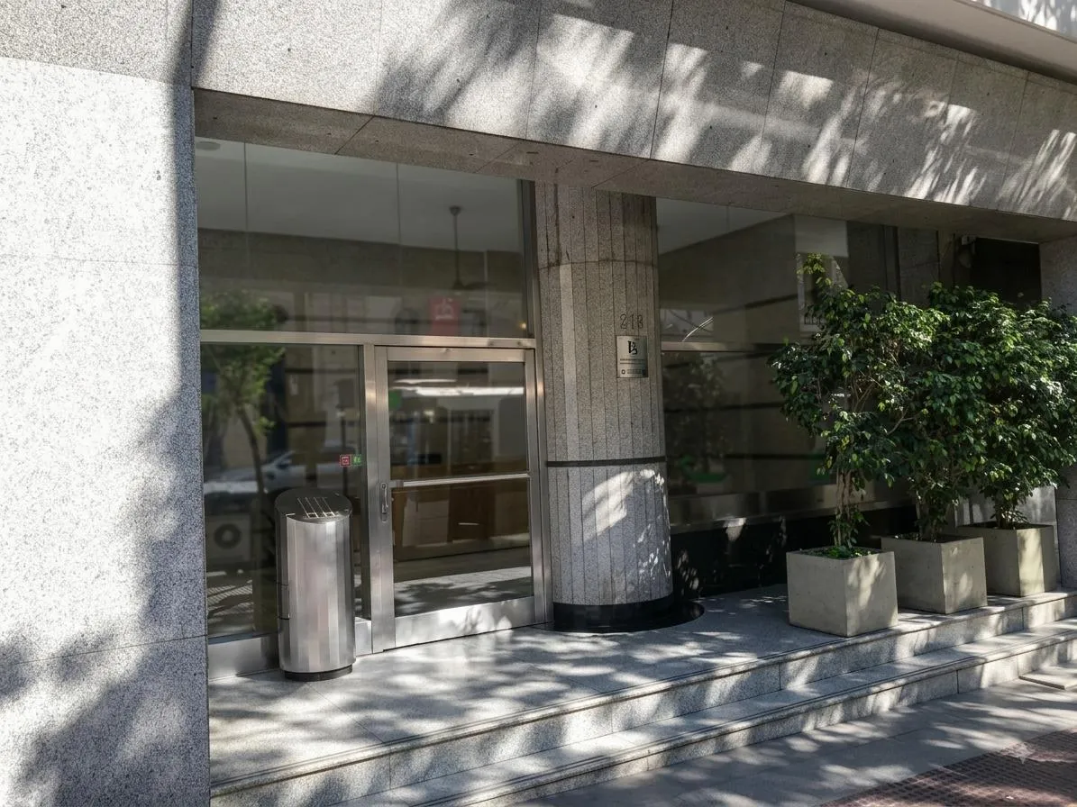 VENTA DEPTO 3 DORM - AV. VELEZ SARSFIELD 372 - CENTRO