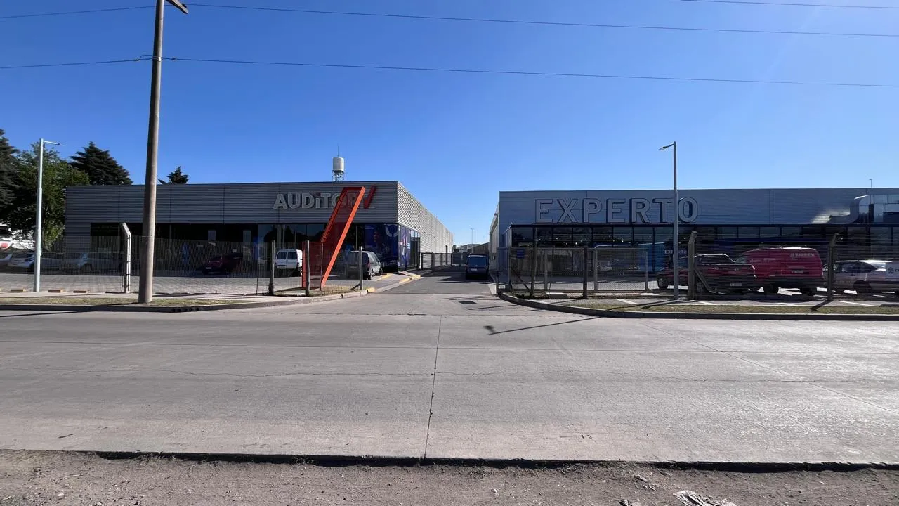 ALQUILER Importante LOCAL SHOWROOM con DEPÓSITO sobre Circunvalación SUR