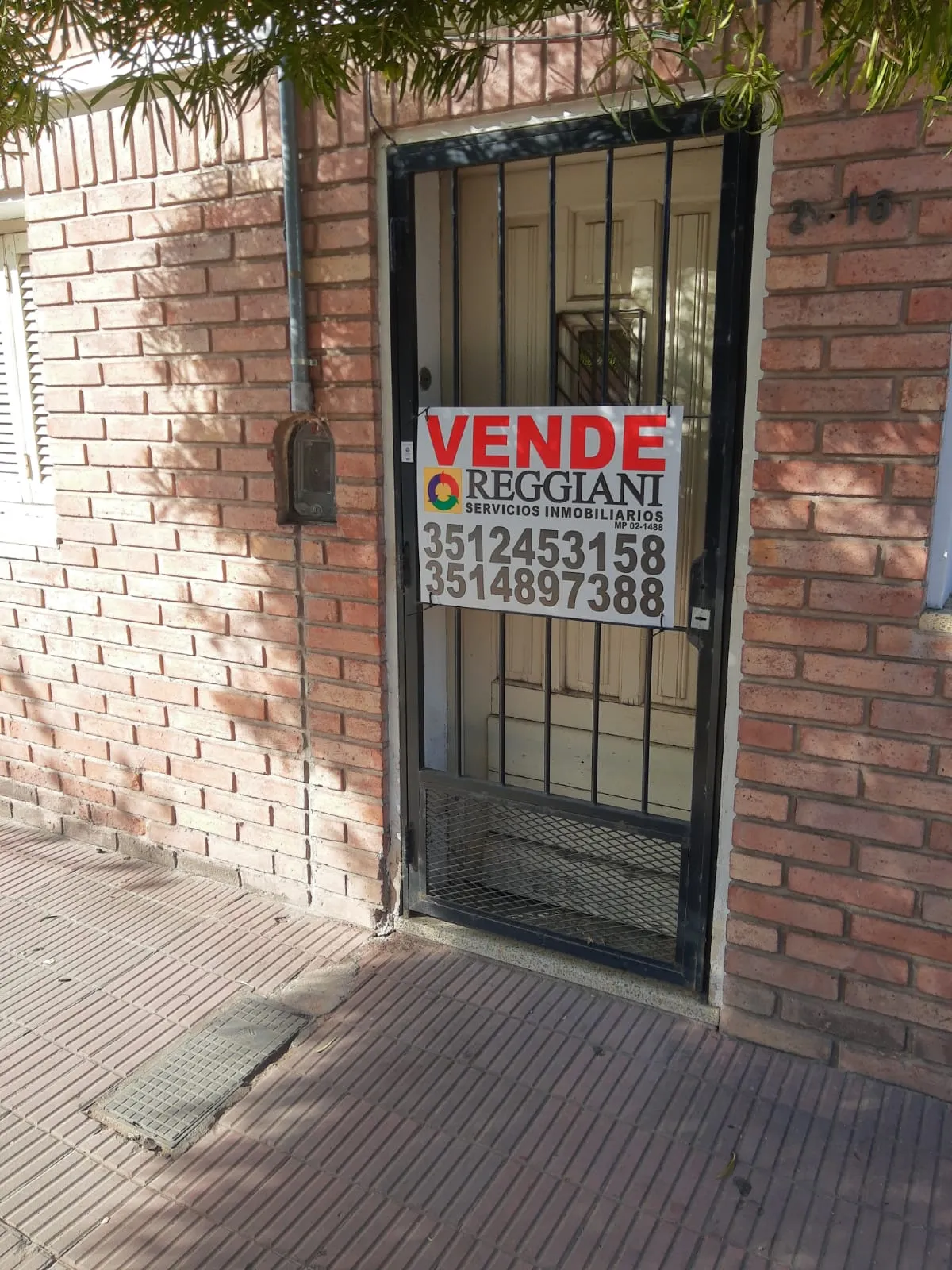 CASA EN VENTA DOS DORM BARRIO YAPEYÚ PARA RECICLAR