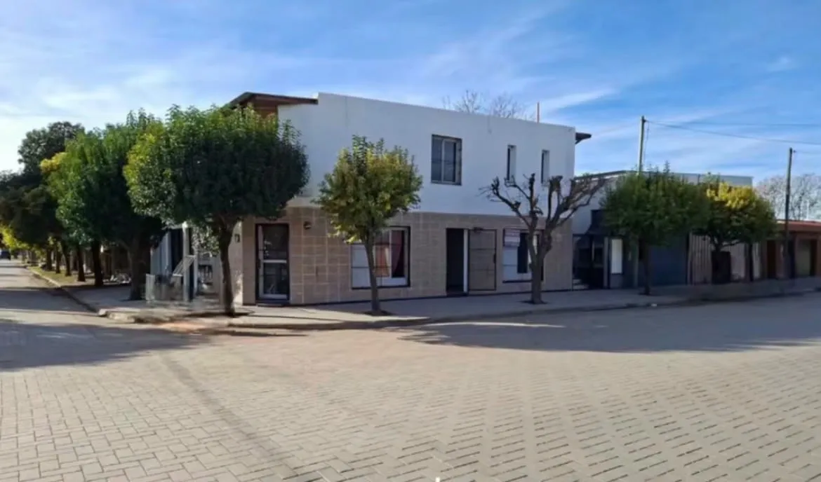 COMPLEJO DE DEPARTAMENTOS + GALPÓN EN VENTA | MONTE CRISTO