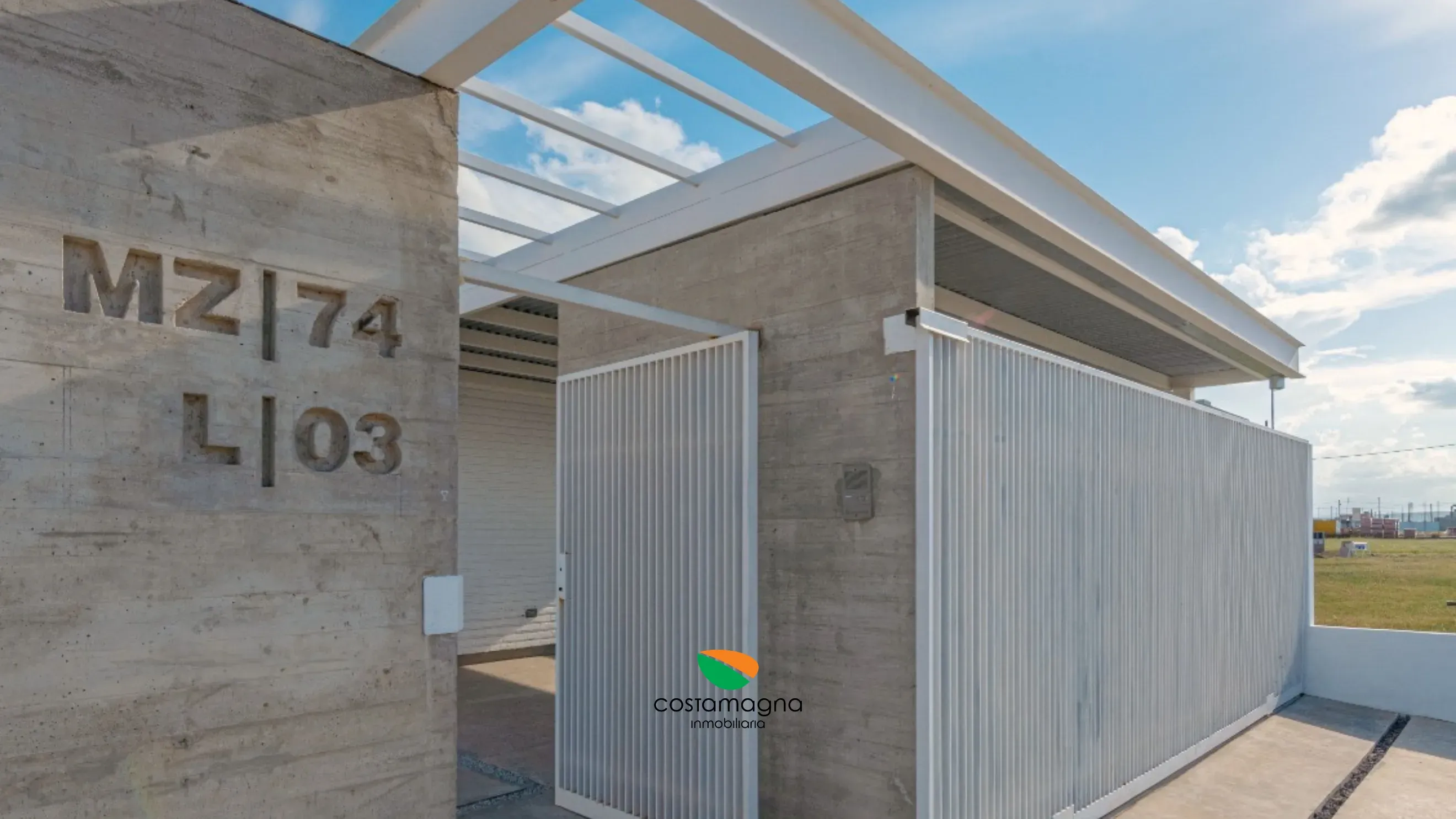 CASA PREMIUM EN PAMPAS DE MANANTIALES