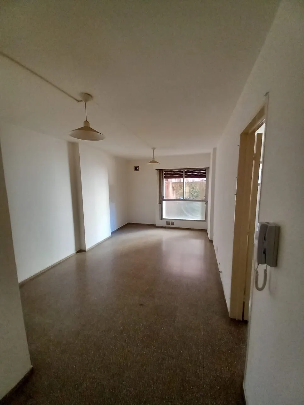ALQUILO CTRO 1 DORMITORIO L-COM ZONA CAÑADA Y MUNICIPALIDAD DE CBA.