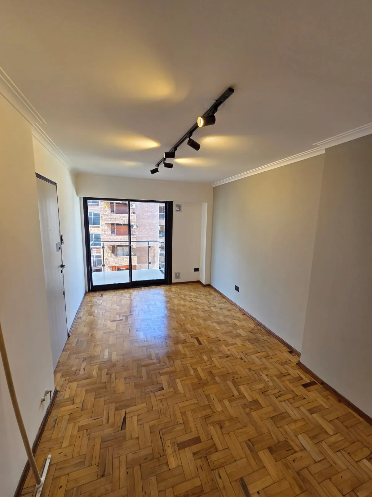 SE VENDE HERMOSO DEPARTAMENTO - SEMIPISO PISO 6 FRENTE !!!