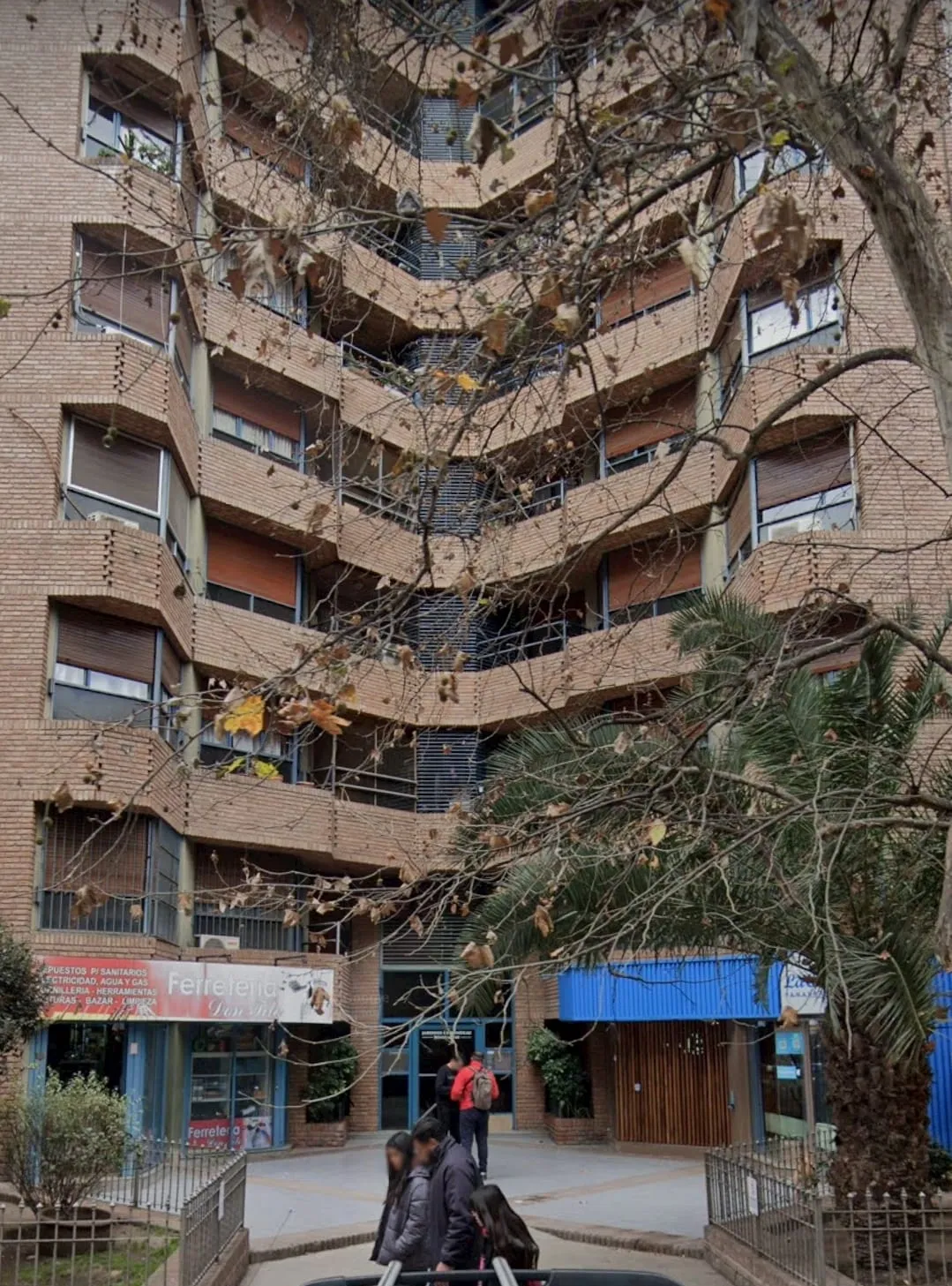 NUEVA CBA. Expensas bajas, balcon, piso alto, gran ubicacion